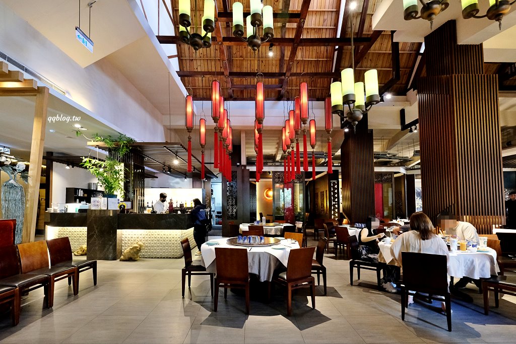 台中西屯︱蘭那泰式料理．台中老字號泰式料理，有著氣派又自帶庭院的獨棟泰式蘭納建築 @QQ的懶骨頭