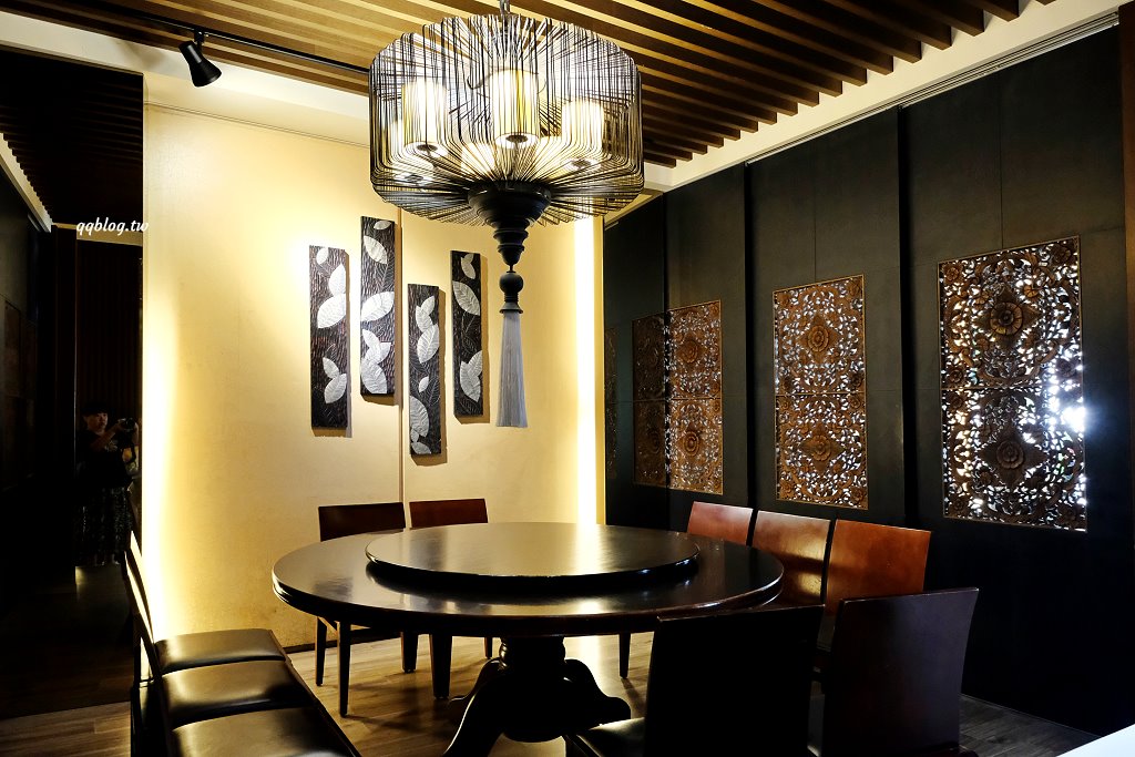 台中西屯︱蘭那泰式料理．台中老字號泰式料理，有著氣派又自帶庭院的獨棟泰式蘭納建築 @QQ的懶骨頭