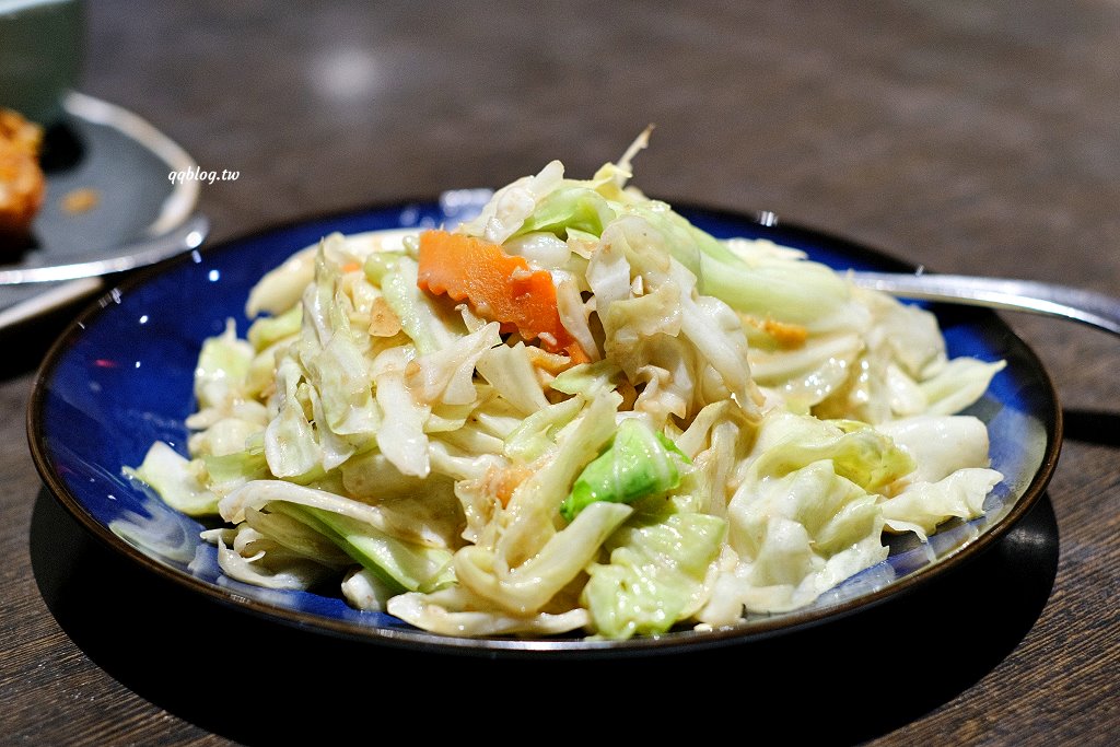 台中西屯︱蘭那泰式料理．台中老字號泰式料理，有著氣派又自帶庭院的獨棟泰式蘭納建築 @QQ的懶骨頭