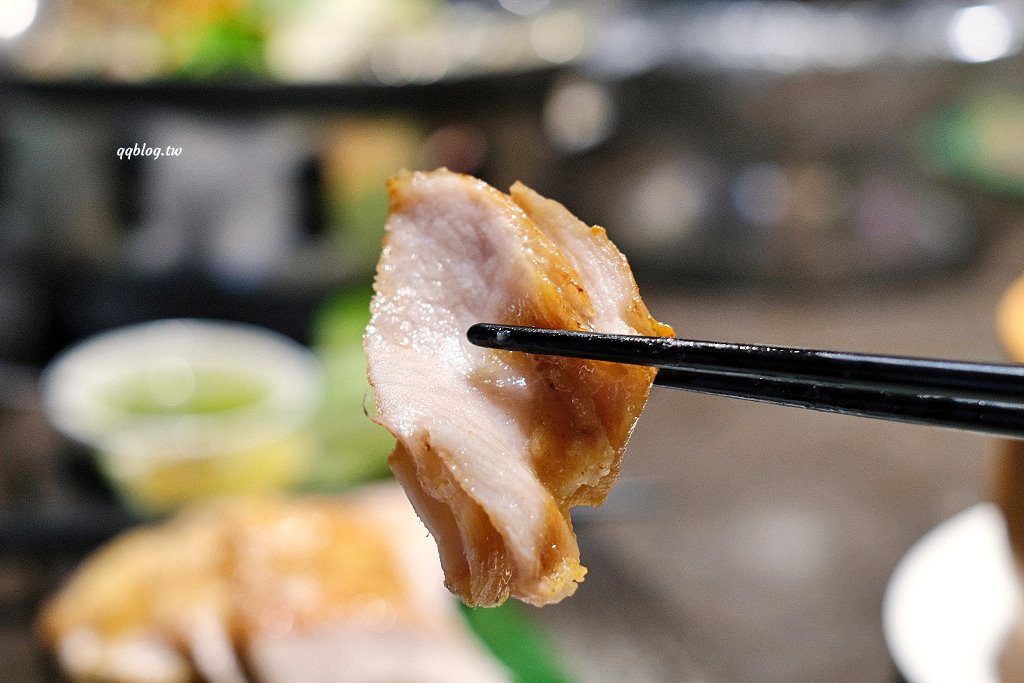 台中西屯︱蘭那泰式料理．台中老字號泰式料理，有著氣派又自帶庭院的獨棟泰式蘭納建築 @QQ的懶骨頭