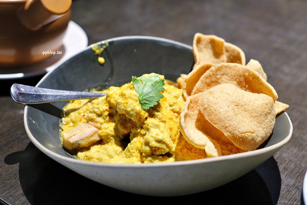 台中西屯︱蘭那泰式料理．台中老字號泰式料理，有著氣派又自帶庭院的獨棟泰式蘭納建築 @QQ的懶骨頭