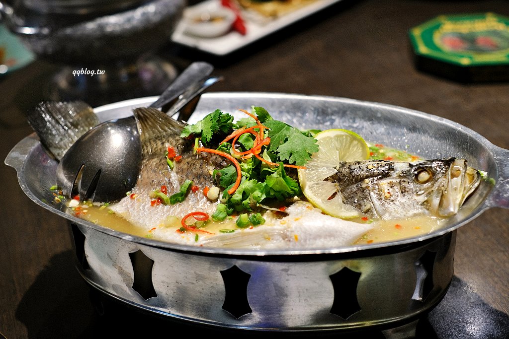 台中西屯︱蘭那泰式料理．台中老字號泰式料理，有著氣派又自帶庭院的獨棟泰式蘭納建築 @QQ的懶骨頭