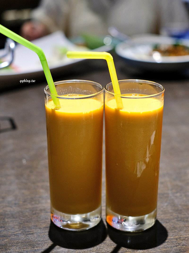 台中西屯︱蘭那泰式料理．台中老字號泰式料理，有著氣派又自帶庭院的獨棟泰式蘭納建築 @QQ的懶骨頭