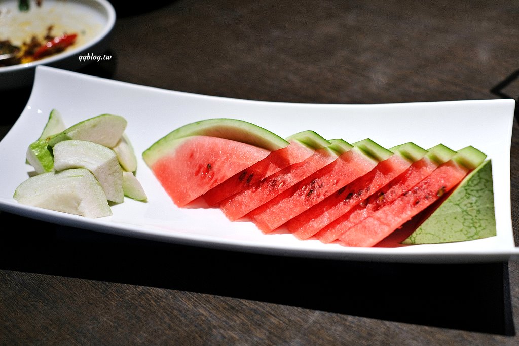 台中西屯︱蘭那泰式料理．台中老字號泰式料理，有著氣派又自帶庭院的獨棟泰式蘭納建築 @QQ的懶骨頭