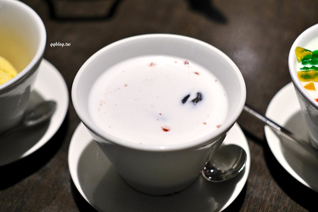 台中西屯︱蘭那泰式料理．台中老字號泰式料理，有著氣派又自帶庭院的獨棟泰式蘭納建築 @QQ的懶骨頭