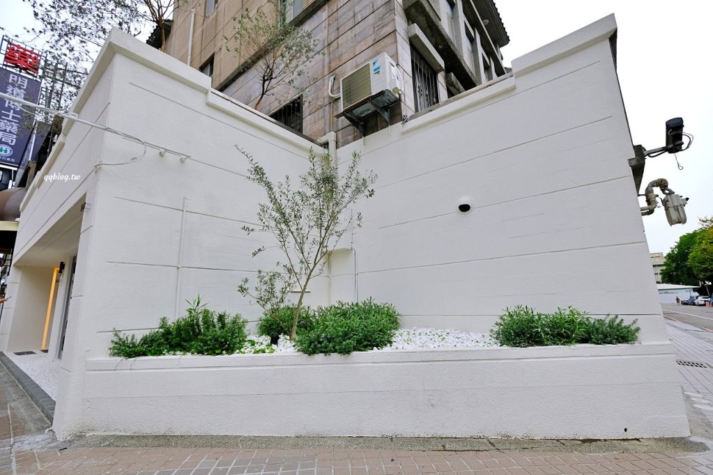 台中北屯︱Lenka蘭卡 崇德店.米白色韓系風格甜點店,千層、戚風蛋糕都好吃 @QQ的懶骨頭 台中北屯︱Lenka蘭卡 崇德店.米白色韓系風格甜點店,千層、戚風蛋糕都好吃 @QQ的懶骨頭