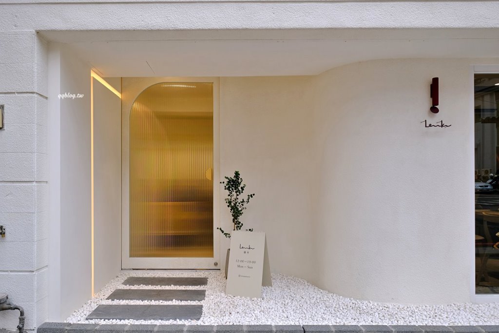 台中北屯︱Lenka蘭卡 崇德店.米白色韓系風格甜點店,千層、戚風蛋糕都好吃 @QQ的懶骨頭 台中北屯︱Lenka蘭卡 崇德店.米白色韓系風格甜點店,千層、戚風蛋糕都好吃 @QQ的懶骨頭