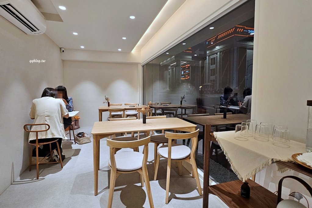 台中北屯︱Lenka蘭卡 崇德店.米白色韓系風格甜點店,千層、戚風蛋糕都好吃 @QQ的懶骨頭 台中北屯︱Lenka蘭卡 崇德店.米白色韓系風格甜點店,千層、戚風蛋糕都好吃 @QQ的懶骨頭