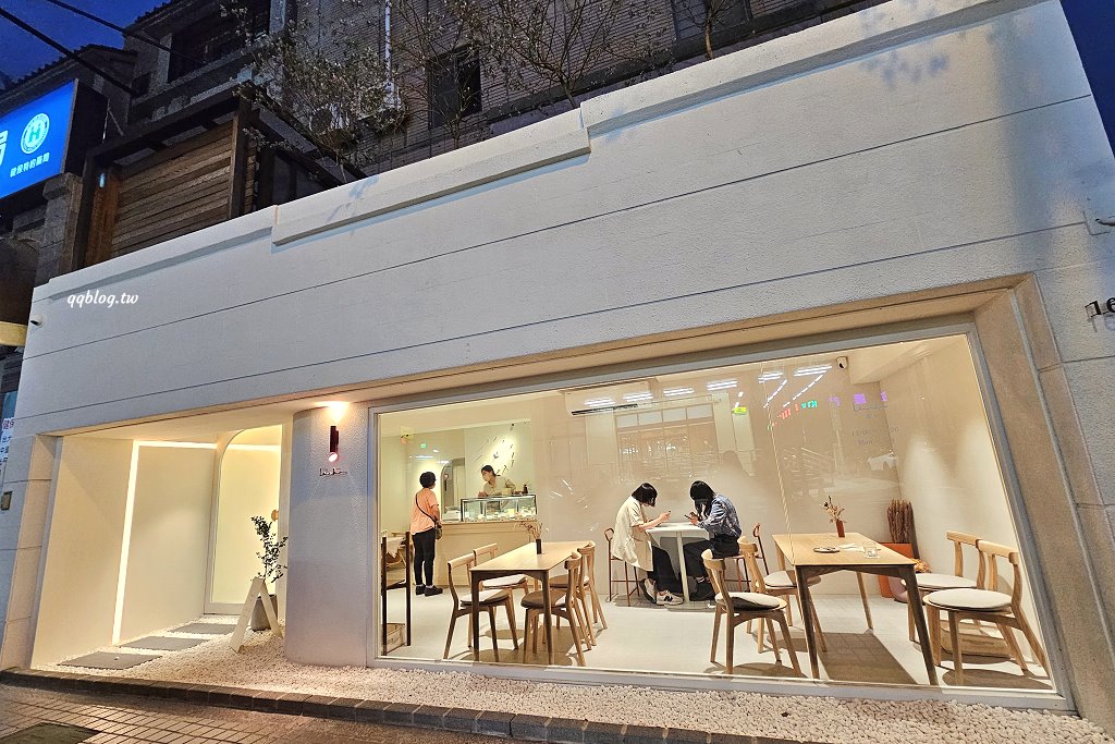 台中北屯︱Lenka蘭卡 崇德店.米白色韓系風格甜點店,千層、戚風蛋糕都好吃 @QQ的懶骨頭 台中北屯︱Lenka蘭卡 崇德店.米白色韓系風格甜點店,千層、戚風蛋糕都好吃 @QQ的懶骨頭