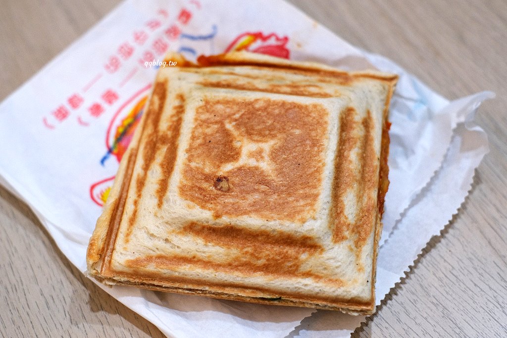 台東關山住宿︱觀山閣民宿．免搬行李的電梯民宿，環境舒適、老闆熱情，關山民宿推薦 @QQ的懶骨頭