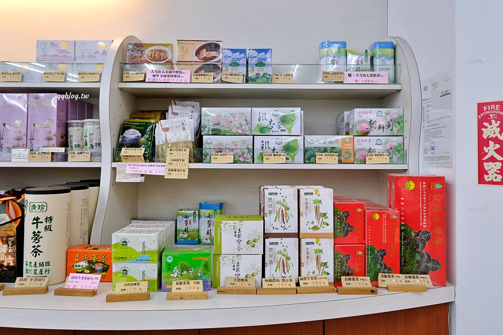 台東︱台東地區農會-元氣伴手館．地區限定伴手禮這裡通通有，多種口味乖乖也要買起來 @QQ的懶骨頭