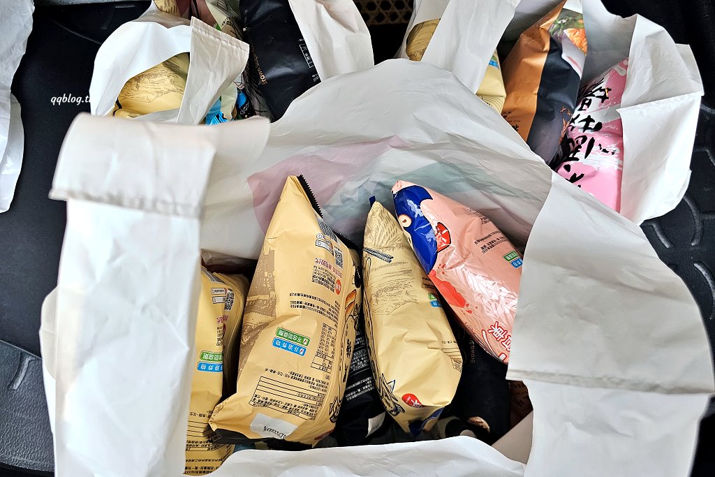 台東︱台東地區農會-元氣伴手館．地區限定伴手禮這裡通通有，多種口味乖乖也要買起來 @QQ的懶骨頭