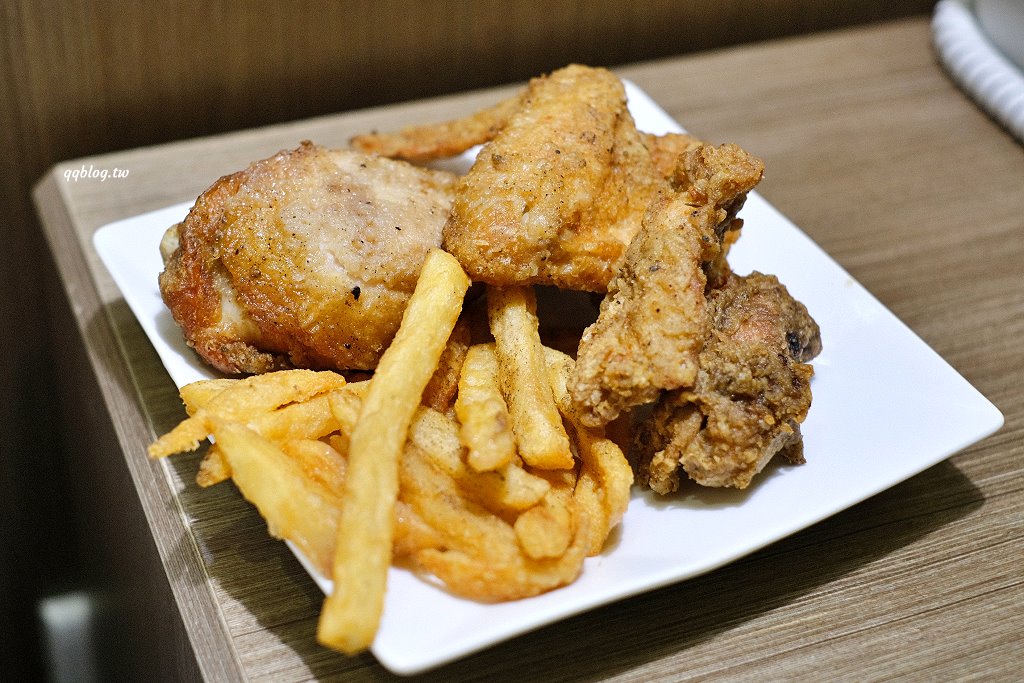 台東︱藍蜻蜓速食專賣店．在地營業超過30年老牌炸雞店，台東必吃炸雞之一 @QQ的懶骨頭