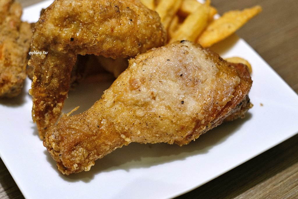 台東︱藍蜻蜓速食專賣店．在地營業超過30年老牌炸雞店，台東必吃炸雞之一 @QQ的懶骨頭