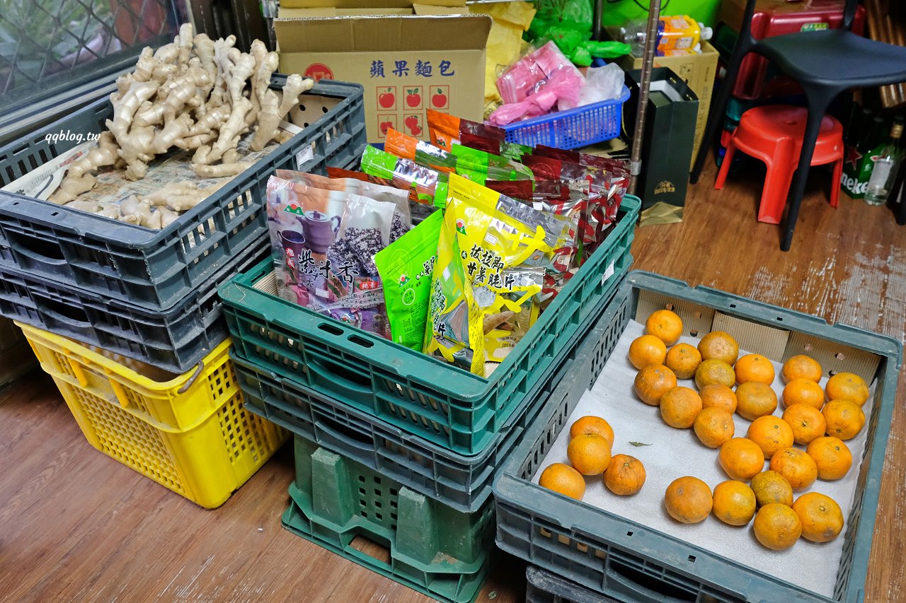 宜蘭大同︱蘭馨粿琴茶粿．營業超過40年的老店，位子不明顯生意卻很好，現包茶粿超軟Q @QQ的懶骨頭