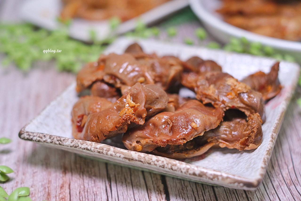 宜蘭大同︱蘭馨粿琴茶粿．營業超過40年的老店，位子不明顯生意卻很好，現包茶粿超軟Q @QQ的懶骨頭