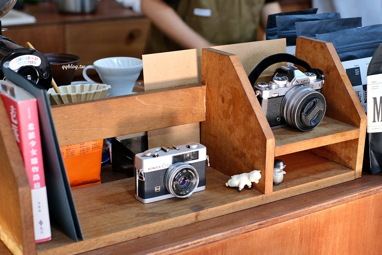 台中東區︱小犬咖啡店．日式老宅裡的咖啡館，吐司和甜點都很有水準(已歇業) @QQ的懶骨頭