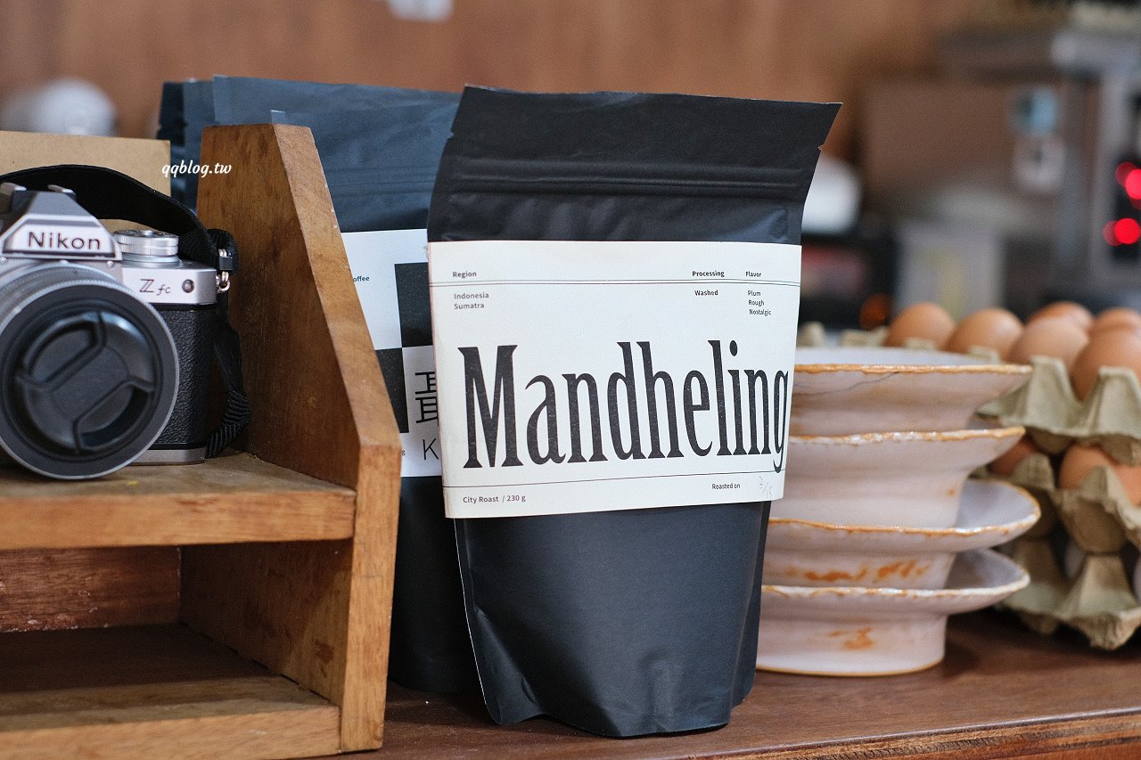 台中東區︱小犬咖啡店．日式老宅裡的咖啡館，吐司和甜點都很有水準(已歇業) @QQ的懶骨頭