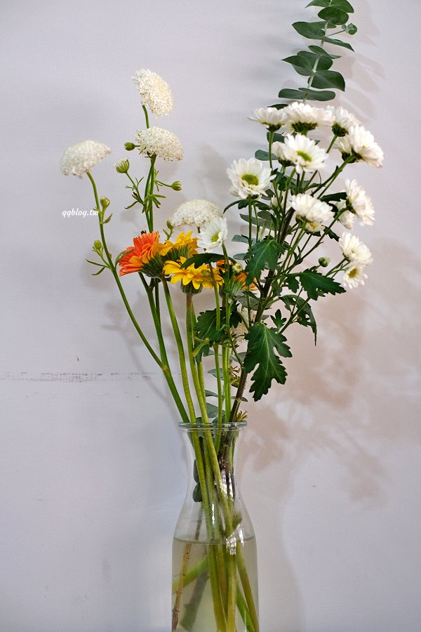 台中東區︱小犬咖啡店．日式老宅裡的咖啡館，吐司和甜點都很有水準(已歇業) @QQ的懶骨頭