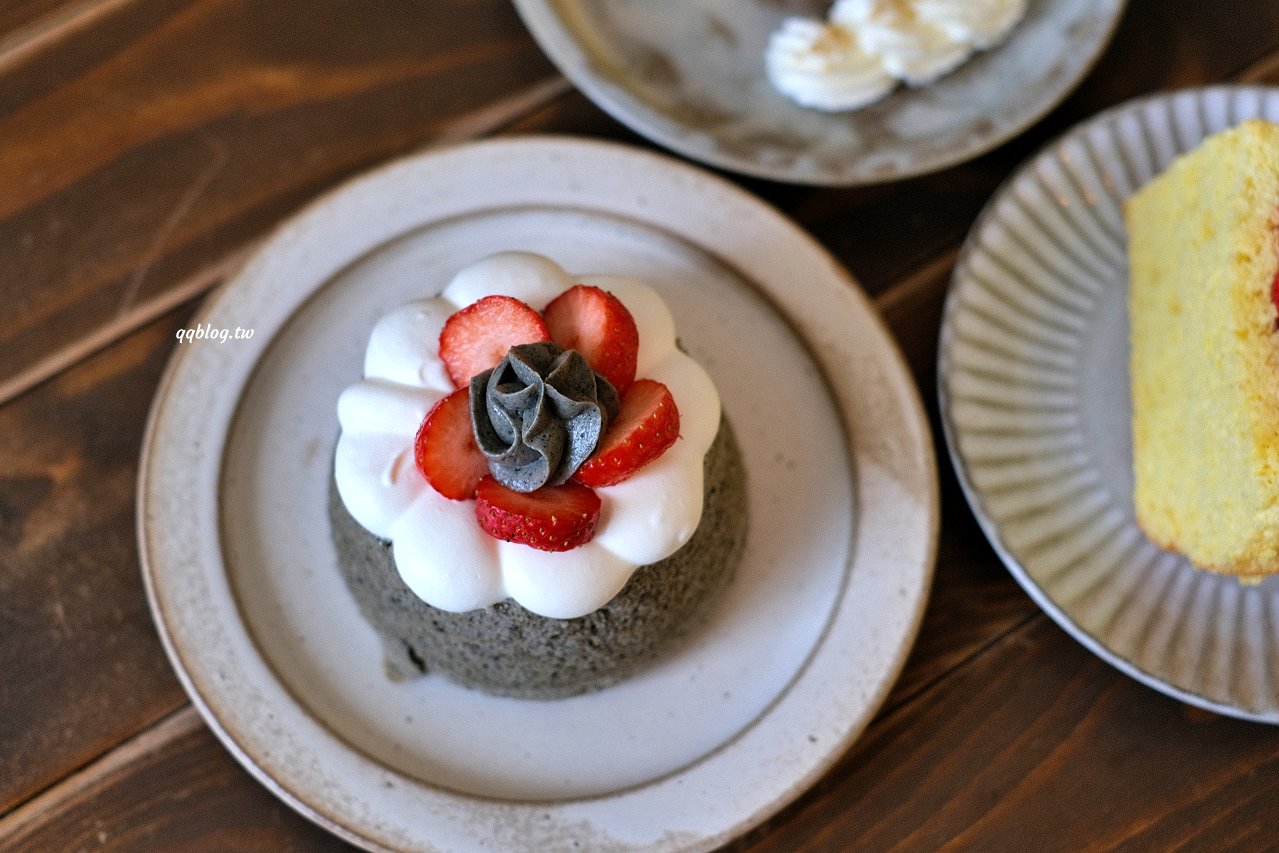 台中南屯∣小麥菓子 Komugi 日式焼菓子專賣．3吋戚風蛋糕口味好，樸實有內涵又好吃 @QQ的懶骨頭