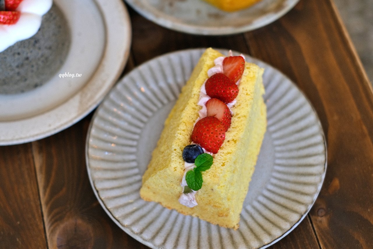 台中南屯∣小麥菓子 Komugi 日式焼菓子專賣．3吋戚風蛋糕口味好，樸實有內涵又好吃 @QQ的懶骨頭