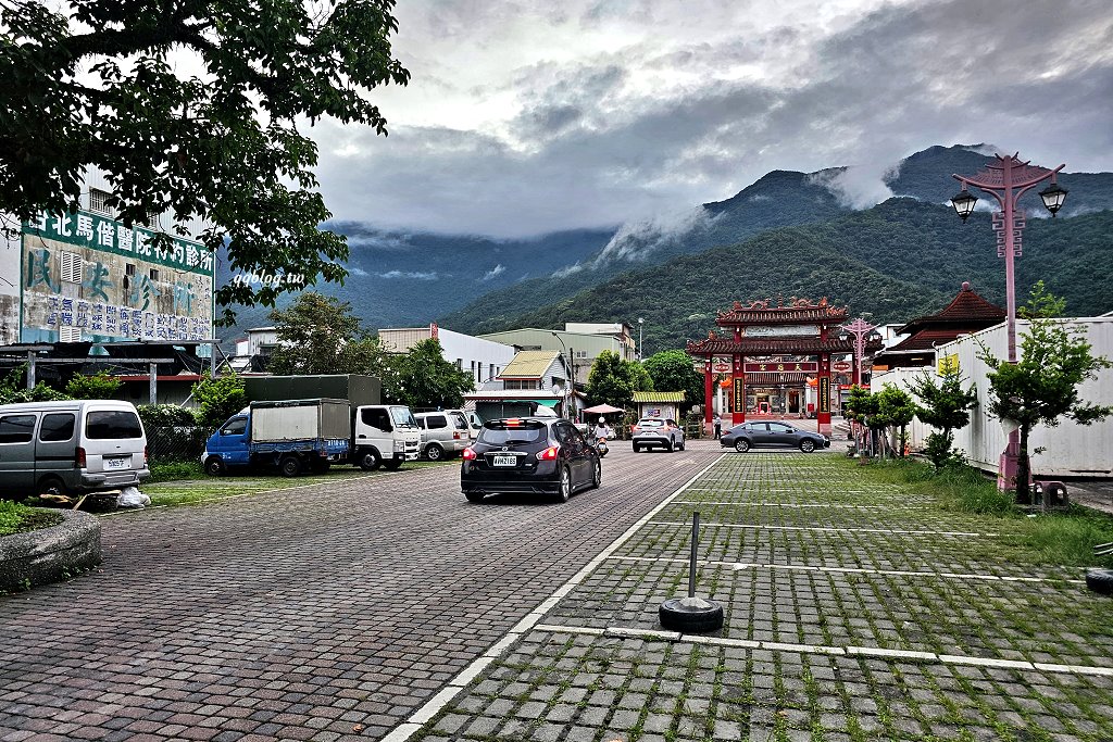 台東關山︱三美西點麵包店．台東70年老店，花生酥、杏仁酥、芝麻酥必買，一口接一口很涮嘴 @QQ的懶骨頭
