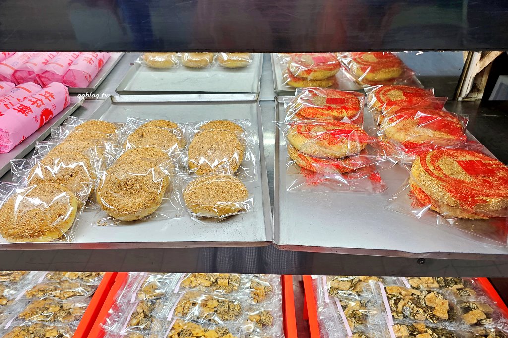台東關山︱三美西點麵包店．台東70年老店，花生酥、杏仁酥、芝麻酥必買，一口接一口很涮嘴 @QQ的懶骨頭