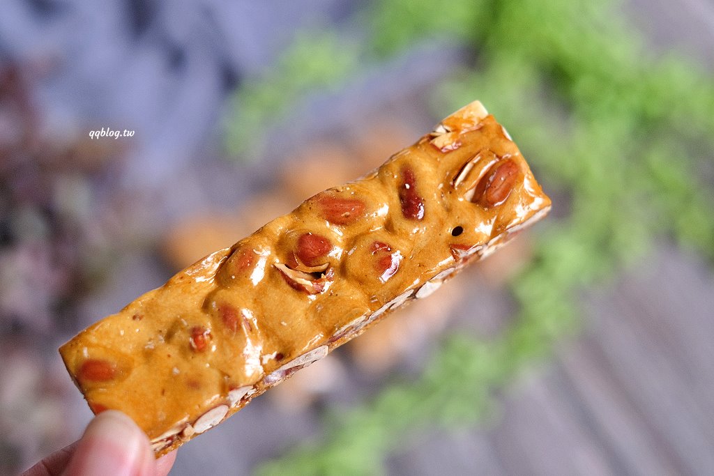 台東關山︱三美西點麵包店．台東70年老店，花生酥、杏仁酥、芝麻酥必買，一口接一口很涮嘴 @QQ的懶骨頭