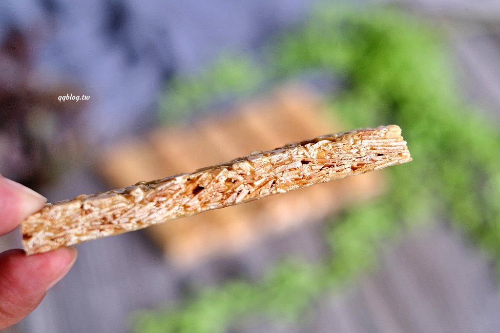 台東關山︱三美西點麵包店．台東70年老店，花生酥、杏仁酥、芝麻酥必買，一口接一口很涮嘴 @QQ的懶骨頭