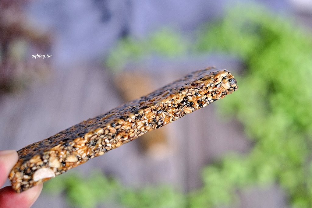 台東關山︱三美西點麵包店．台東70年老店，花生酥、杏仁酥、芝麻酥必買，一口接一口很涮嘴 @QQ的懶骨頭