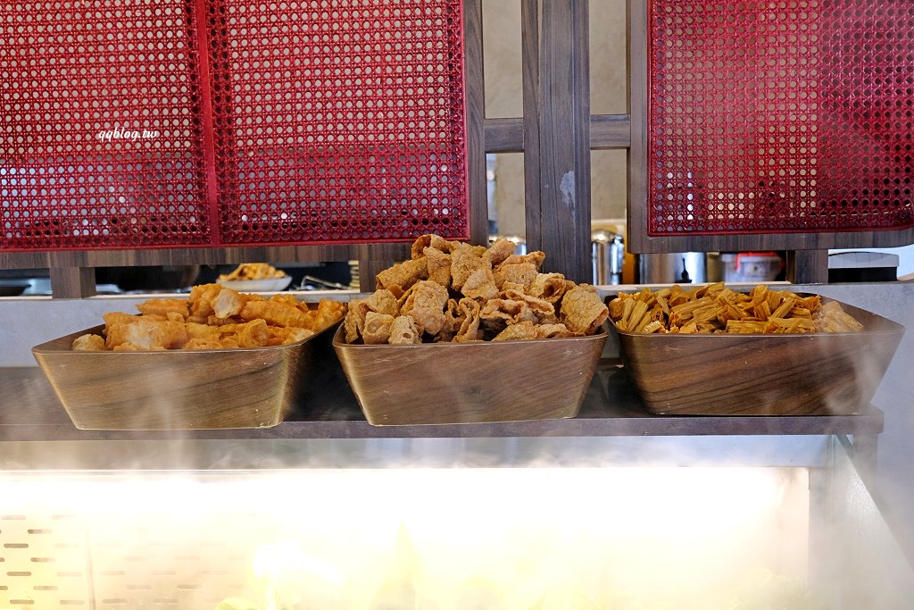 台中沙鹿︱尚石苑石頭火鍋專賣．海線人氣火鍋大改裝，蔬菜、飲料自助吃到飽 @QQ的懶骨頭