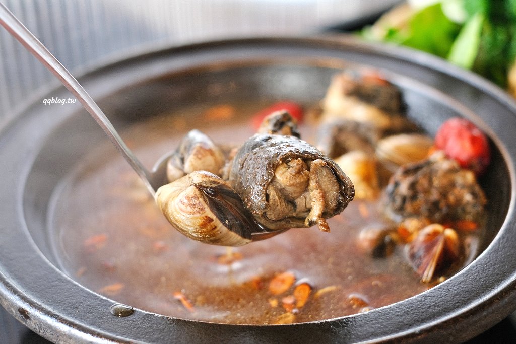 台中沙鹿︱尚石苑石頭火鍋專賣．海線人氣火鍋大改裝，蔬菜、飲料自助吃到飽 @QQ的懶骨頭