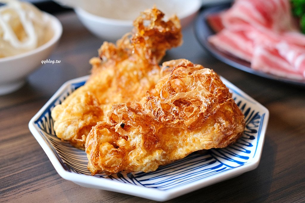 台中沙鹿︱尚石苑石頭火鍋專賣．海線人氣火鍋大改裝，蔬菜、飲料自助吃到飽 @QQ的懶骨頭