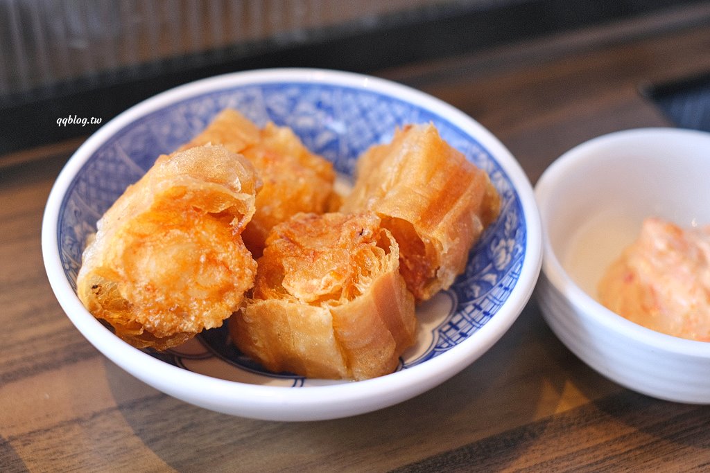 台中沙鹿︱尚石苑石頭火鍋專賣．海線人氣火鍋大改裝，蔬菜、飲料自助吃到飽 @QQ的懶骨頭