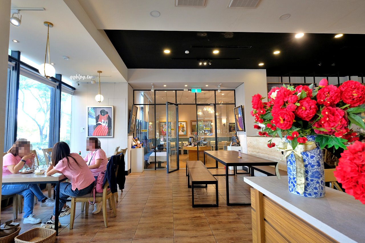 台中南屯︱The Café By 想 台中．座落七期獨棟咖啡館，環境寬敞還有唯美浪漫的落羽松、魚池，聚餐的好選擇 @QQ的懶骨頭