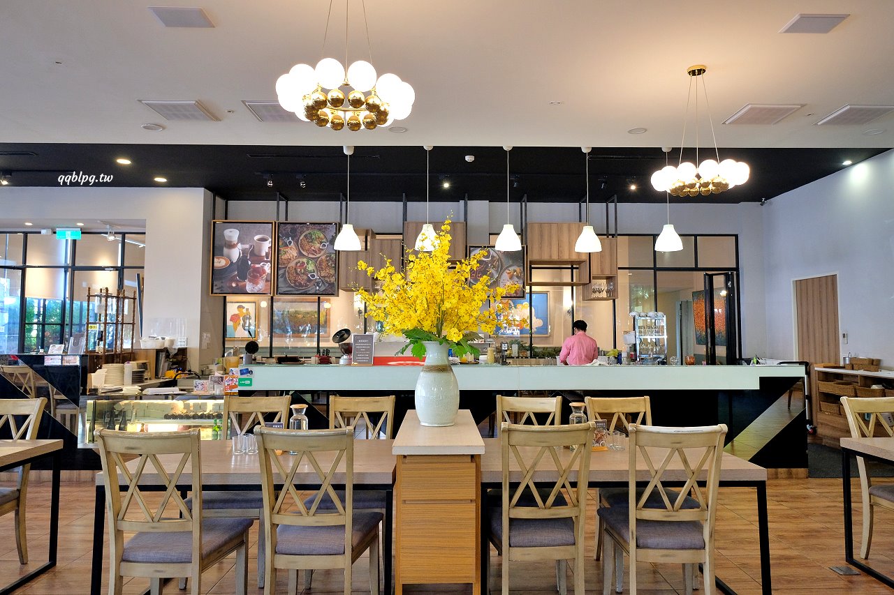 台中南屯︱The Café By 想 台中．座落七期獨棟咖啡館，環境寬敞還有唯美浪漫的落羽松、魚池，聚餐的好選擇 @QQ的懶骨頭