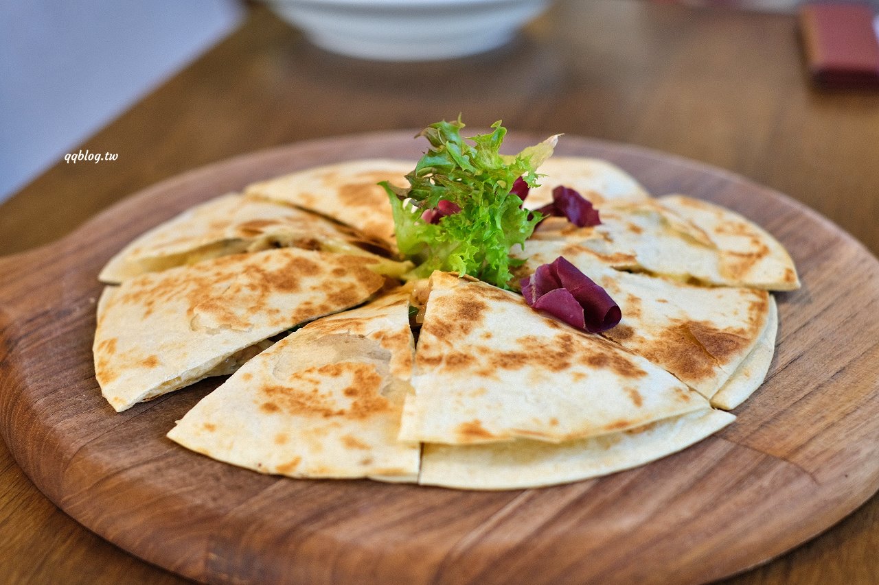 台中南屯︱The Café By 想 台中．座落七期獨棟咖啡館，環境寬敞還有唯美浪漫的落羽松、魚池，聚餐的好選擇 @QQ的懶骨頭