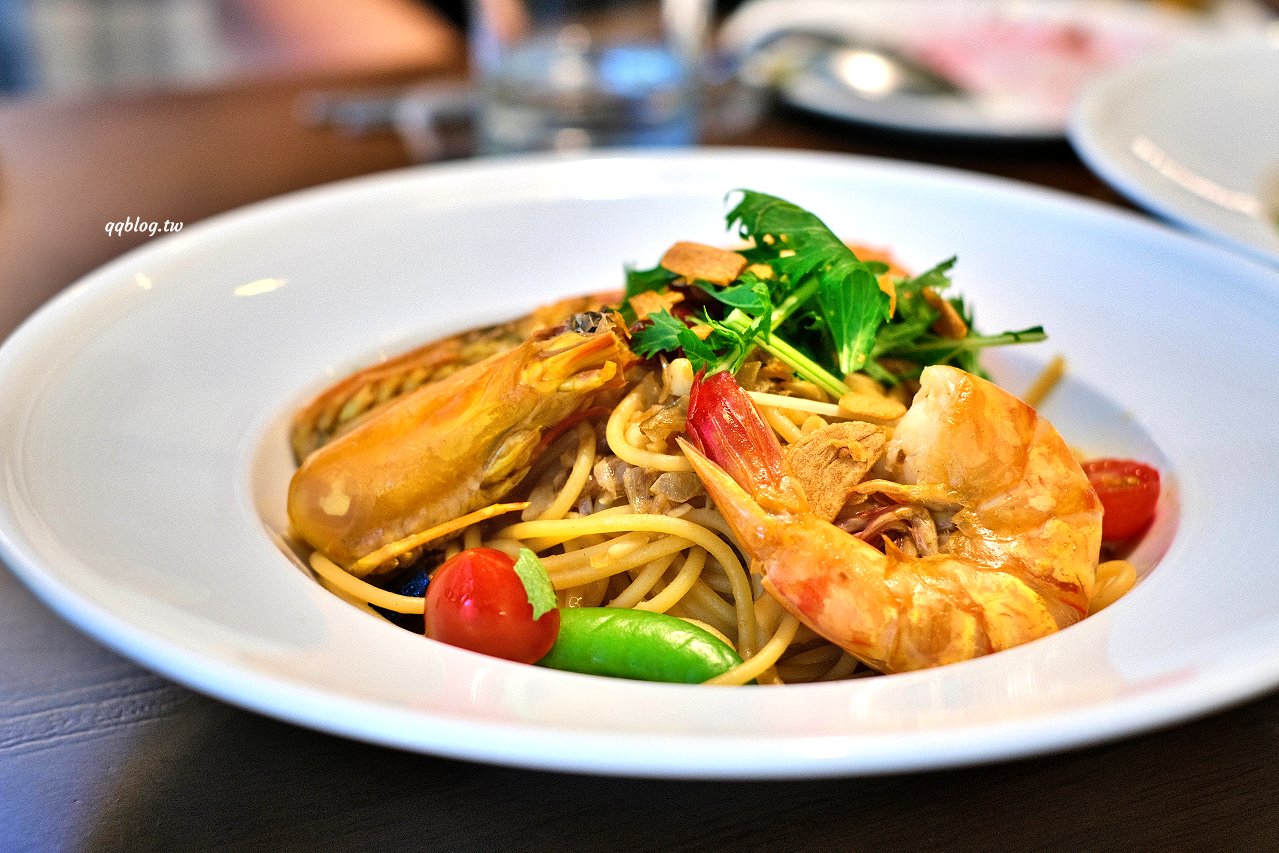 台中南屯︱The Café By 想 台中．座落七期獨棟咖啡館，環境寬敞還有唯美浪漫的落羽松、魚池，聚餐的好選擇 @QQ的懶骨頭