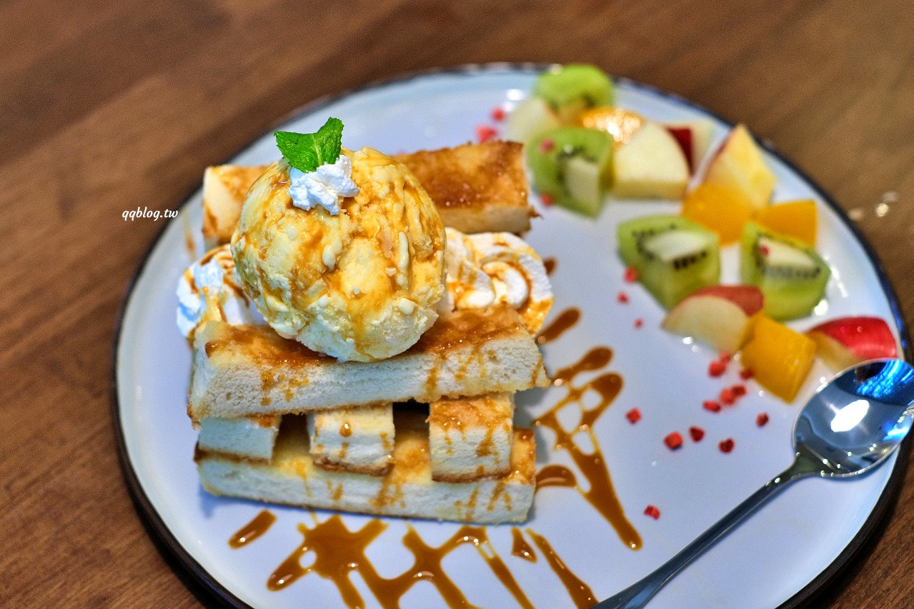 台中南屯︱The Café By 想 台中．座落七期獨棟咖啡館，環境寬敞還有唯美浪漫的落羽松、魚池，聚餐的好選擇 @QQ的懶骨頭