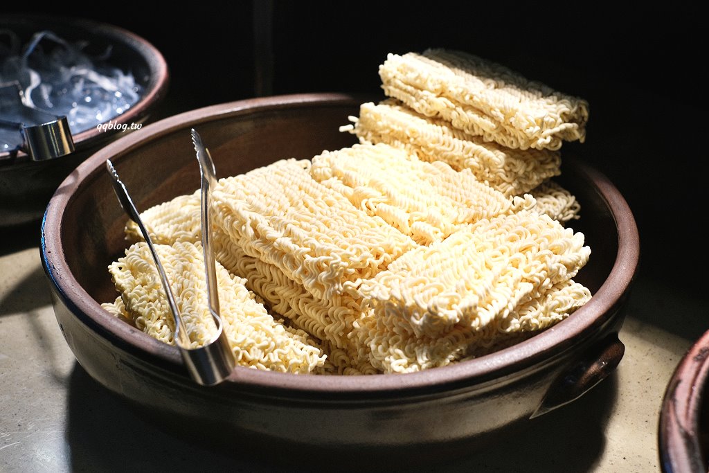 台中北區︱兩餐 두끼 韓國年糕火鍋吃到飽@中友店．349元起吃到飽，一次品嚐年糕火鍋和韓式炒飯 @QQ的懶骨頭