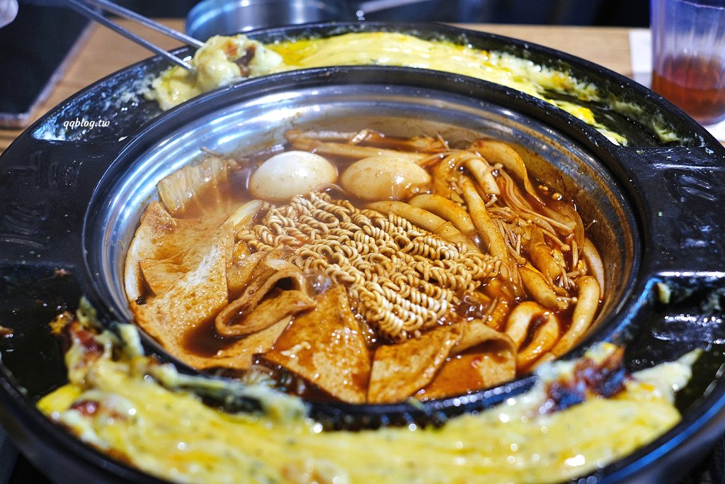 台中北區︱兩餐 두끼 韓國年糕火鍋吃到飽@中友店．349元起吃到飽，一次品嚐年糕火鍋和韓式炒飯 @QQ的懶骨頭