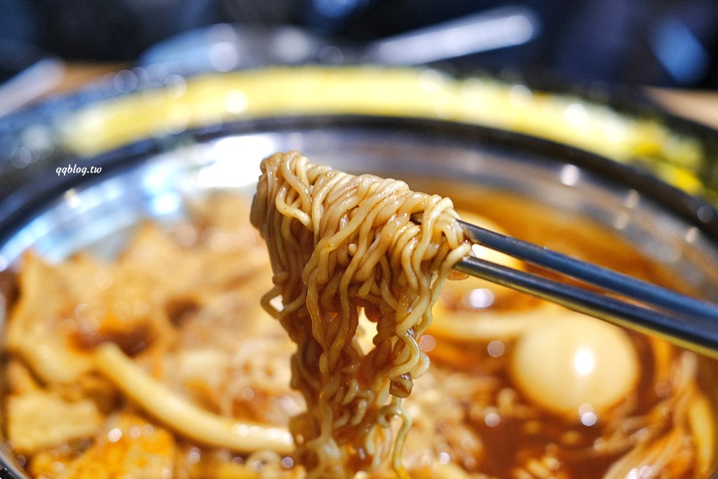 台中北區︱兩餐 두끼 韓國年糕火鍋吃到飽@中友店．349元起吃到飽，一次品嚐年糕火鍋和韓式炒飯 @QQ的懶骨頭