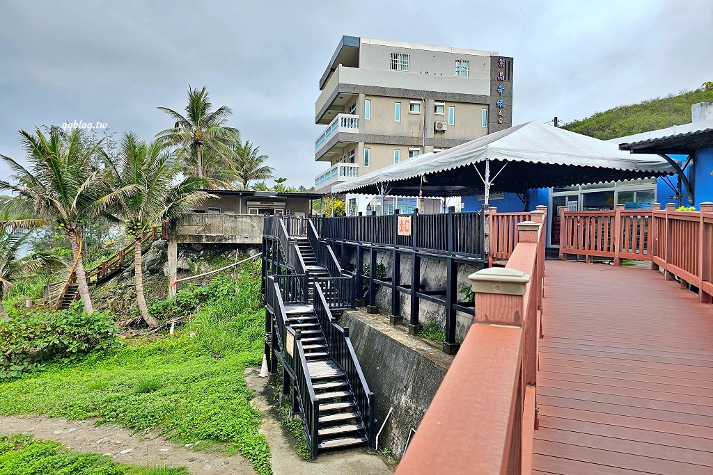 台東卑南︱可可娜咖啡 coconut cafe&#8217;．南洋風景觀海景咖啡館，很有置身在國外的異國風味 @QQ的懶骨頭