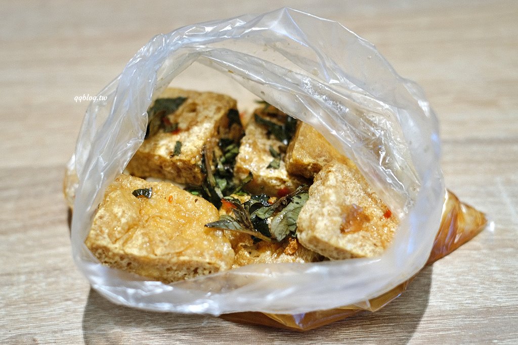 台東︱林家臭豆腐.台東正氣路排隊小吃,來一份當下午茶點心剛剛好 @QQ的懶骨頭 台東︱林家臭豆腐.台東正氣路排隊小吃,來一份當下午茶點心剛剛好 @QQ的懶骨頭