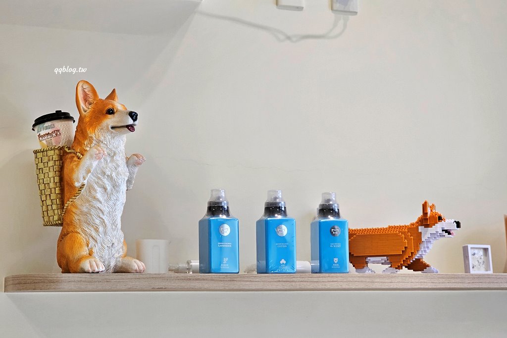 台南安平︱柯基找茶．柯基犬太可愛，要摸、要抱要擼都可以，非常親人 @QQ的懶骨頭