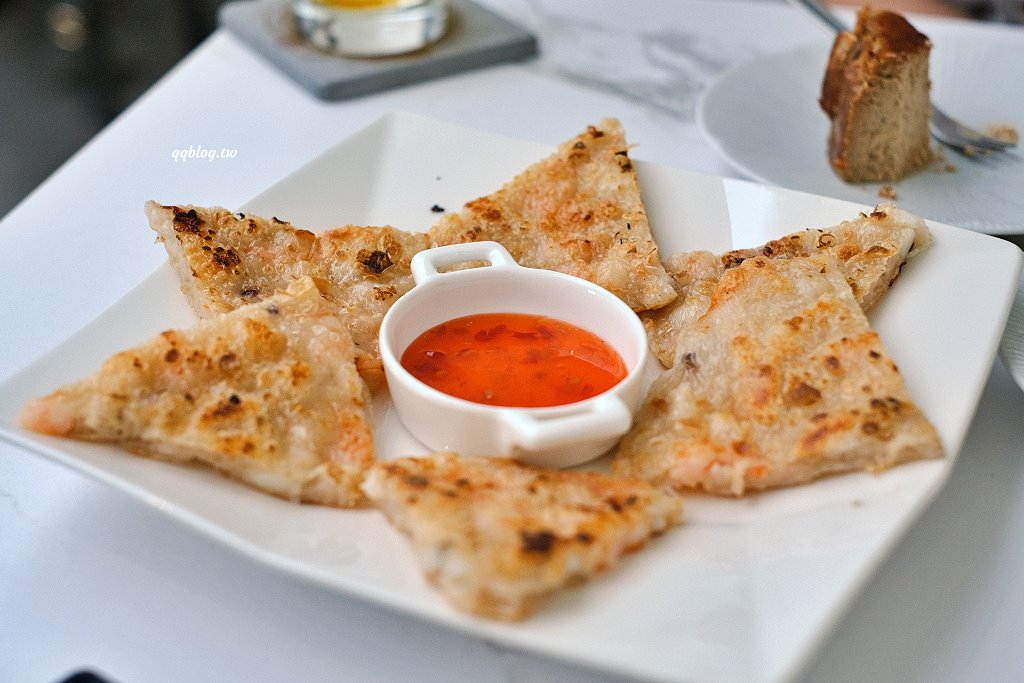 台南安平︱柯基找茶．柯基犬太可愛，要摸、要抱要擼都可以，非常親人 @QQ的懶骨頭