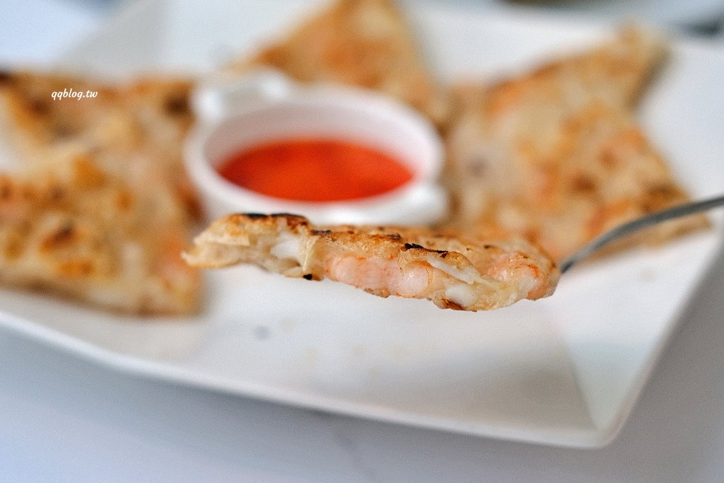 台南安平︱柯基找茶．柯基犬太可愛，要摸、要抱要擼都可以，非常親人 @QQ的懶骨頭