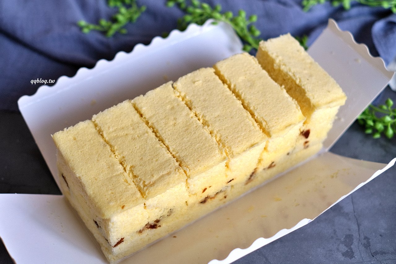 台中豐原︱雪花齋餅行．百年餅店傳統好滋味，百吃不膩的古早味蛋糕捲、雪花月餅，豐原伴手禮推薦 @QQ的懶骨頭