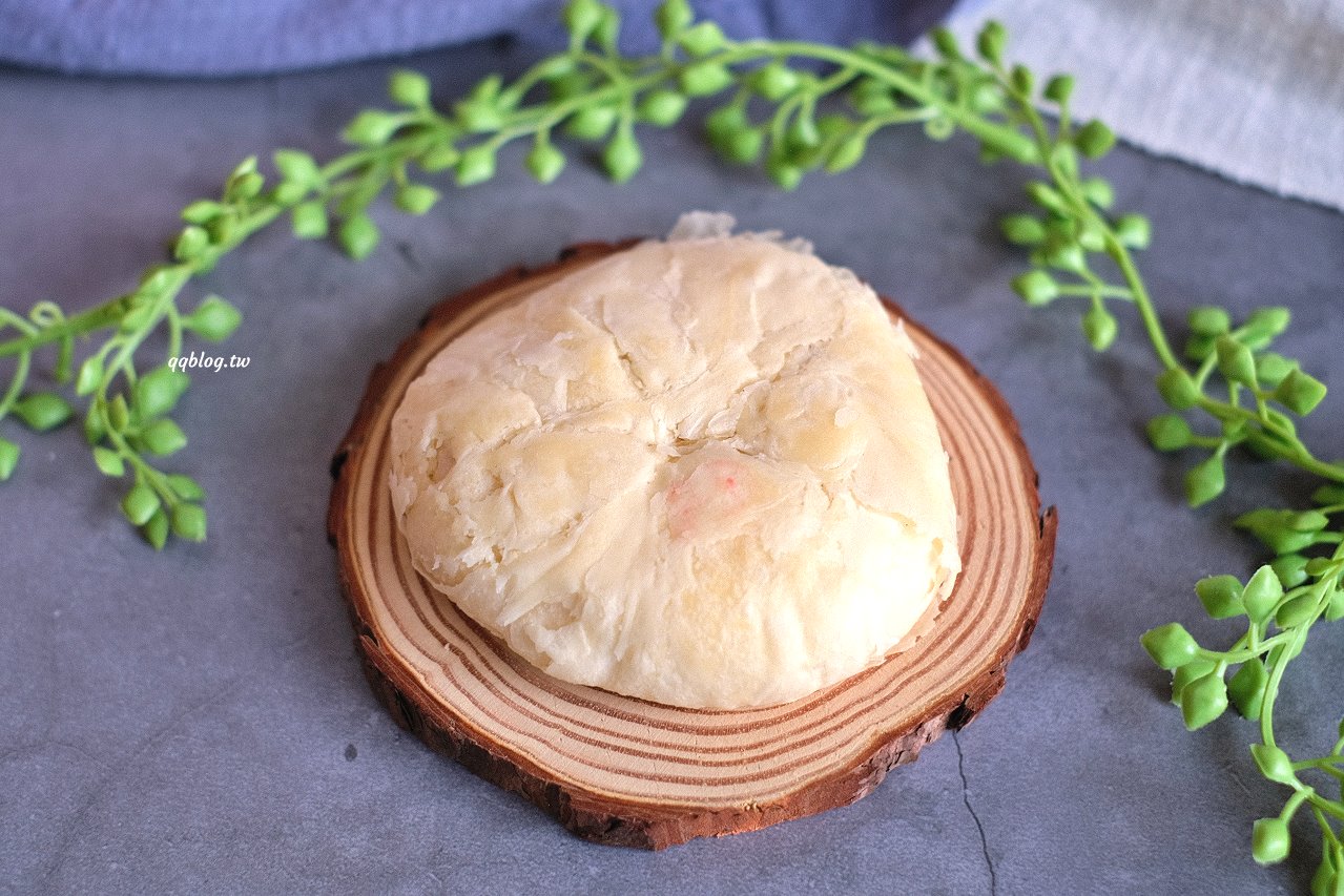 台中豐原︱雪花齋餅行．百年餅店傳統好滋味，百吃不膩的古早味蛋糕捲、雪花月餅，豐原伴手禮推薦 @QQ的懶骨頭