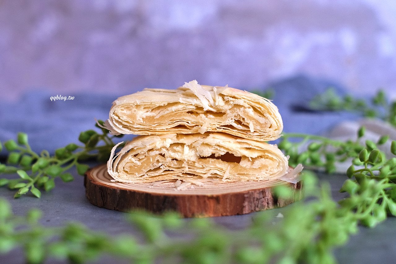台中豐原︱雪花齋餅行．百年餅店傳統好滋味，百吃不膩的古早味蛋糕捲、雪花月餅，豐原伴手禮推薦 @QQ的懶骨頭